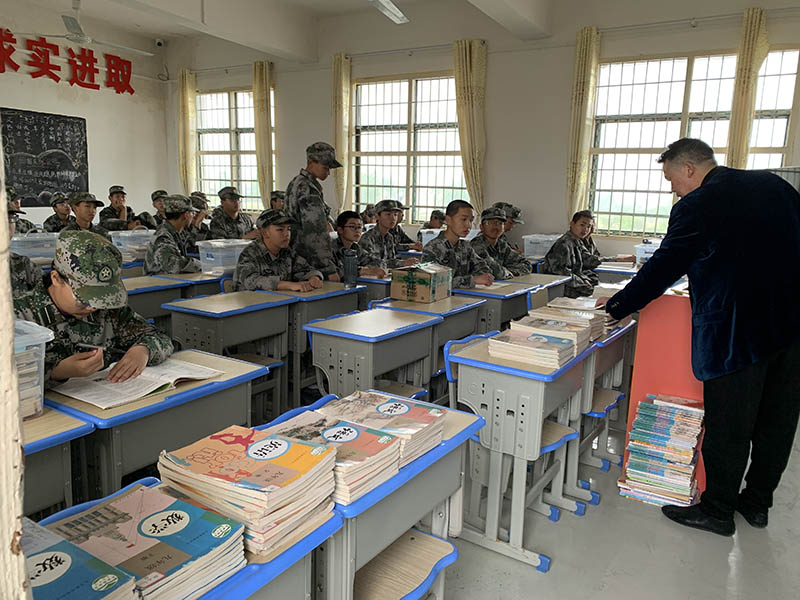 孩子叛逆了，家長不可陷入這2個(gè)誤區(qū)