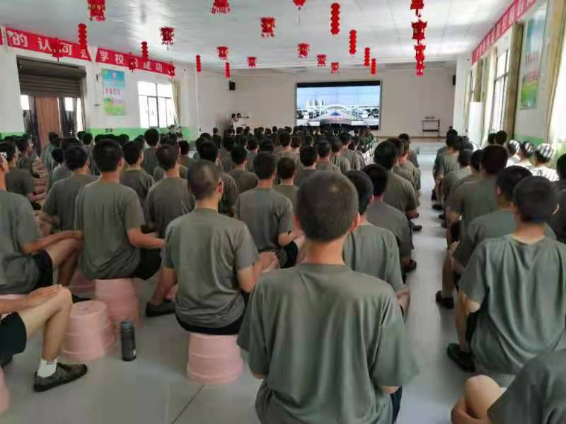 孩子早戀，有哪些因素值得家長重視？