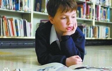 高二的孩子早戀怎么辦？孩子管教學校請家長記住一點