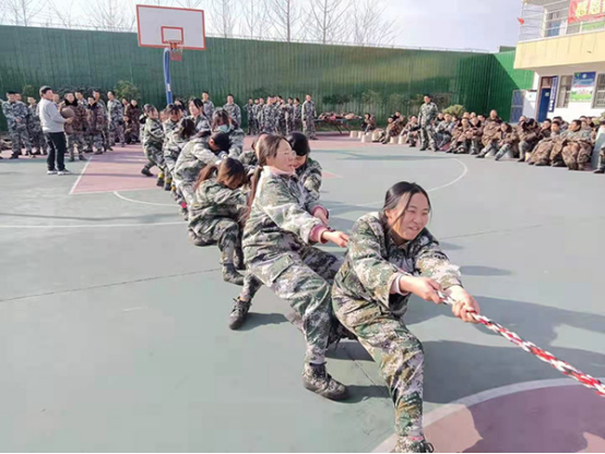 正苗啟德拔河比賽進行時！你猜哪組會贏？(圖2)