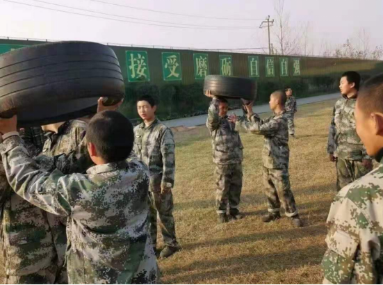 正苗啟德特訓(xùn)學(xué)校，體能訓(xùn)練接力游戲(圖2)