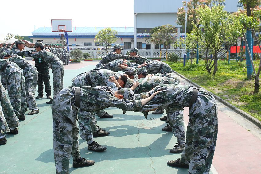 擔心孩子不適應？來看他們的軍事日常(圖2)