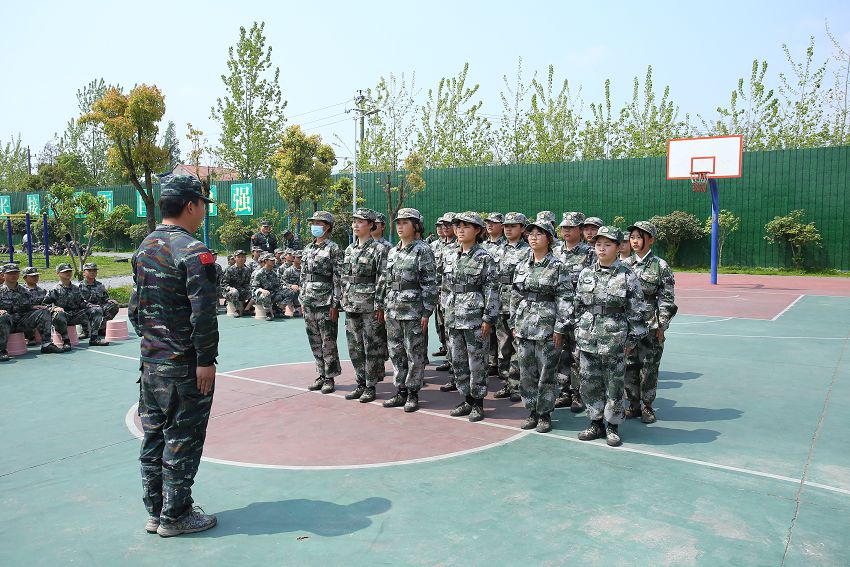 軍訓(xùn)雖然辛苦，但有這五大益處！(圖2)