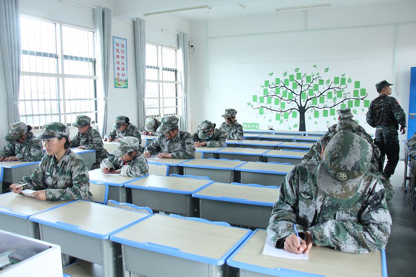 家長(zhǎng)反復(fù)嘮叨易引發(fā)孩子的厭學(xué)心理(圖2)