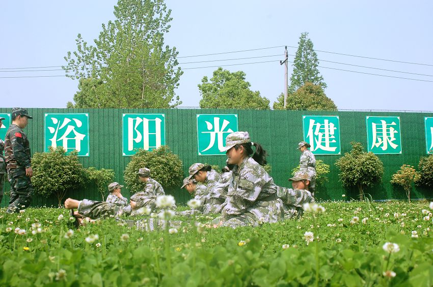 孩子上學(xué)不愿去咋辦，有什么好的建議嗎(圖1)