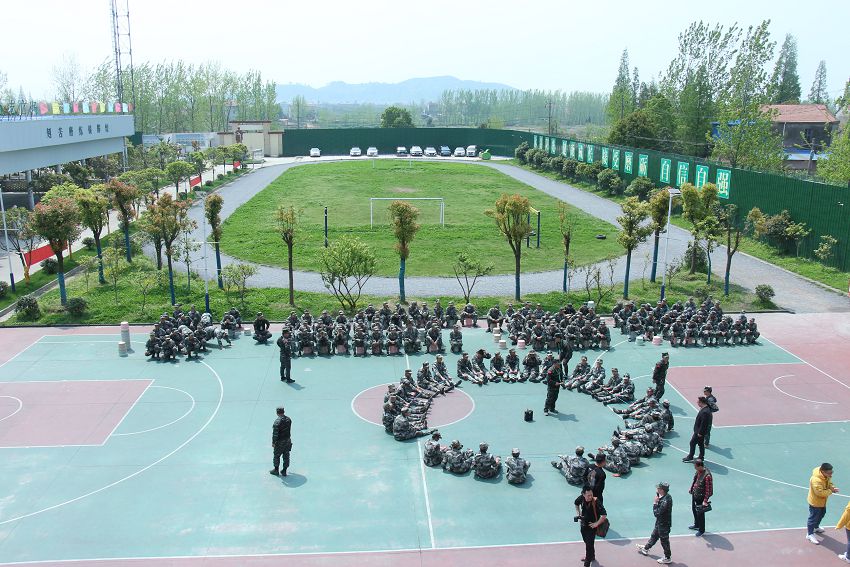 叛逆期孩子改造學校 從心開始溝通
