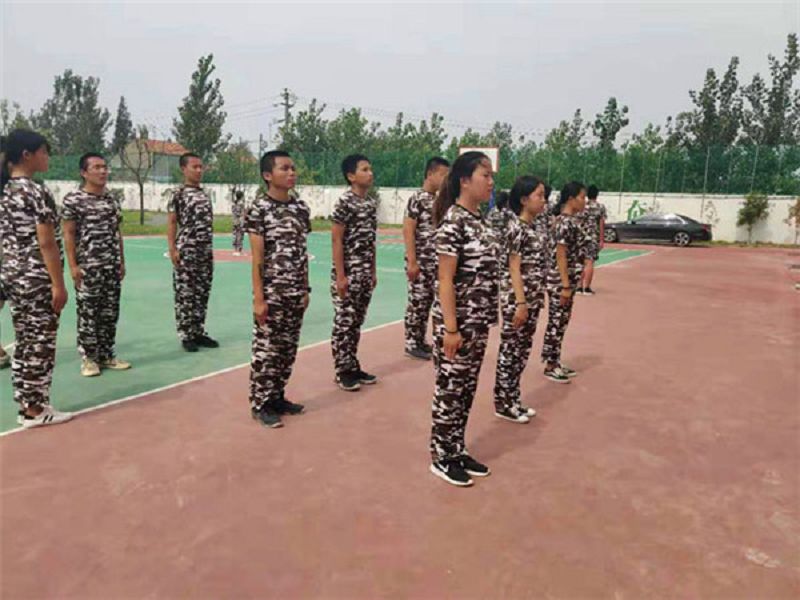 叛逆小孩管教學(xué)校常規(guī)軍事訓(xùn)練什么樣子