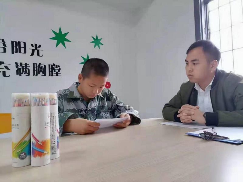 特殊孩子特訓(xùn)學(xué)校解析什么是一對一輔導(dǎo)？