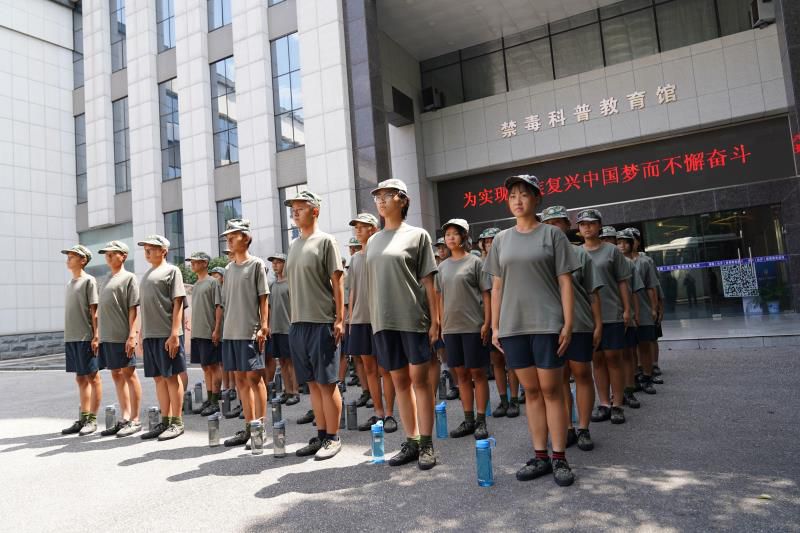厭學輔導學校收費的標準是什么樣的？