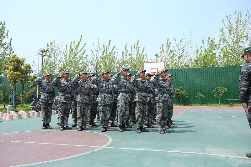  孩子叛逆時，家長應該怎么做？