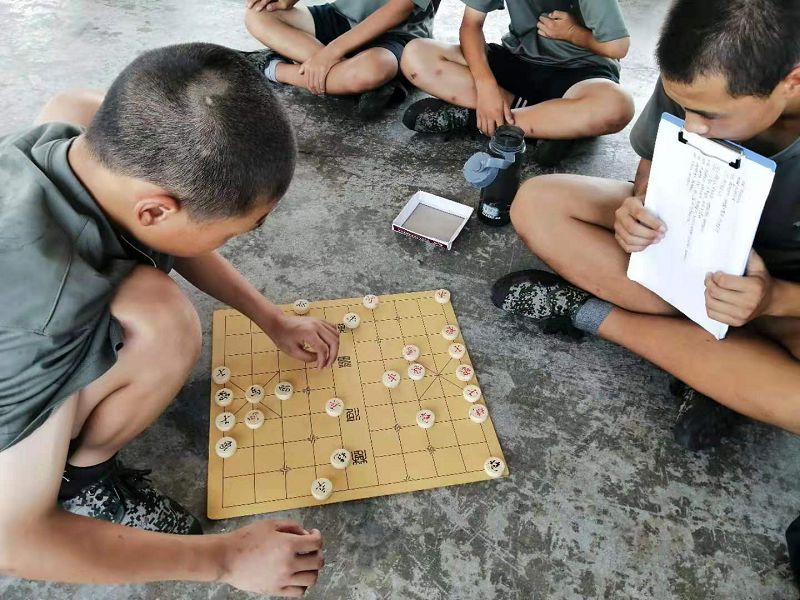 孩子不聽話厭學逃學的原因是什么？