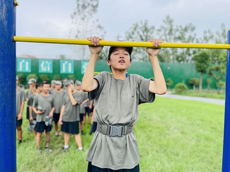叛逆期的孩子怎么去引導？挫折教育很重要