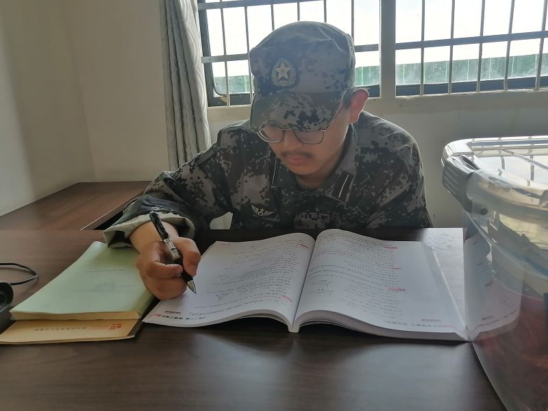 從網癮少年到名校學霸，這位“虎媽”的經驗值得所有父母學習(圖1)