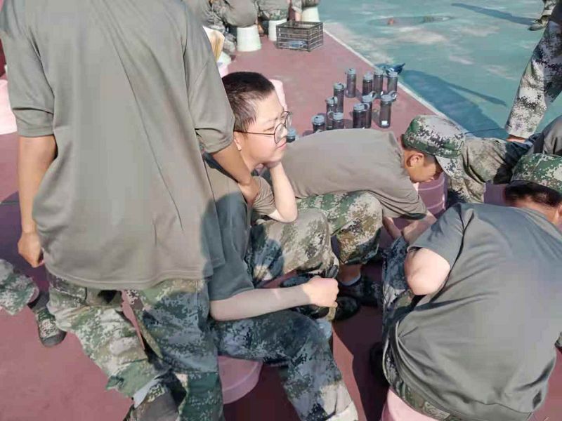 中小學生早戀怎么辦，不要慌，良好溝通交流