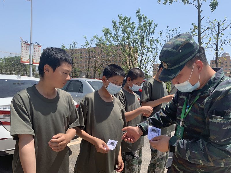 孩子14歲了非常叛逆怎么辦，和叛逆孩子相處的六大原則