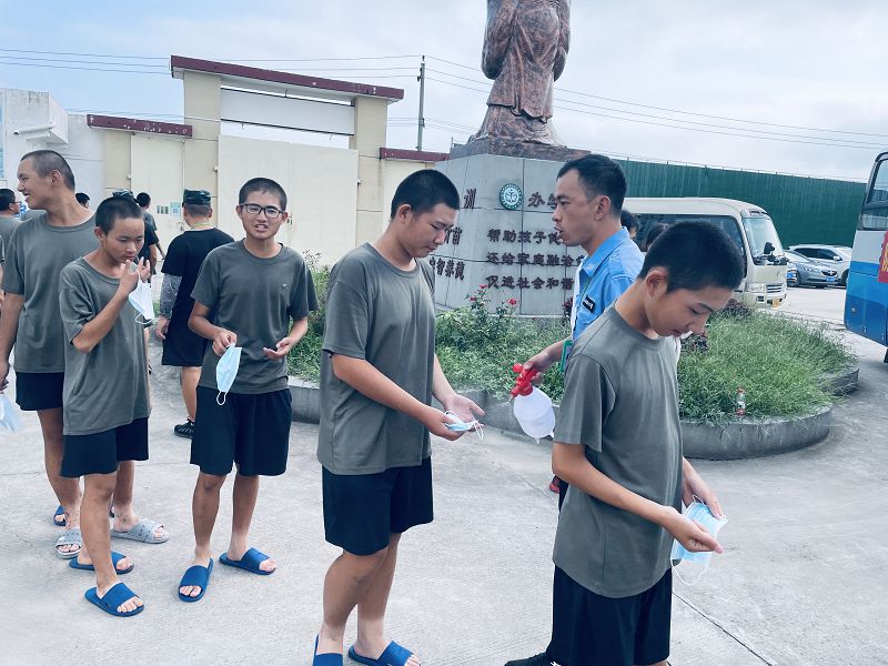 兒子打罵父母怎么處理，孩子打罵父母該怎么辦？